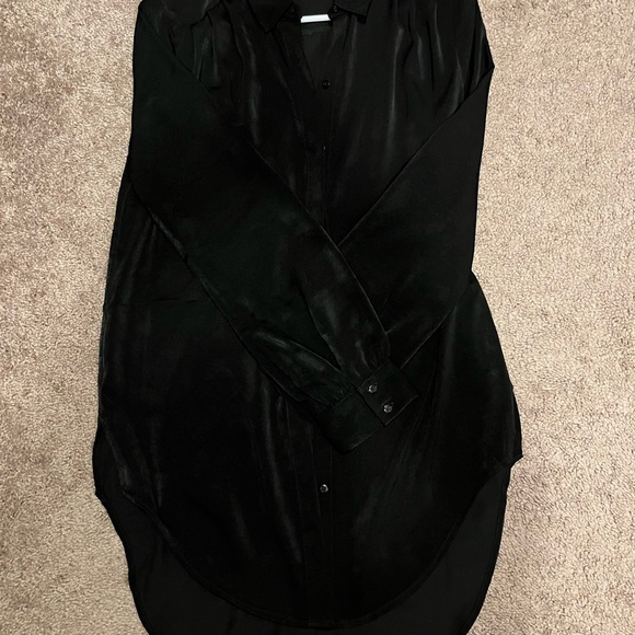 New 100% polyester blouse. - Picture 3 of 5